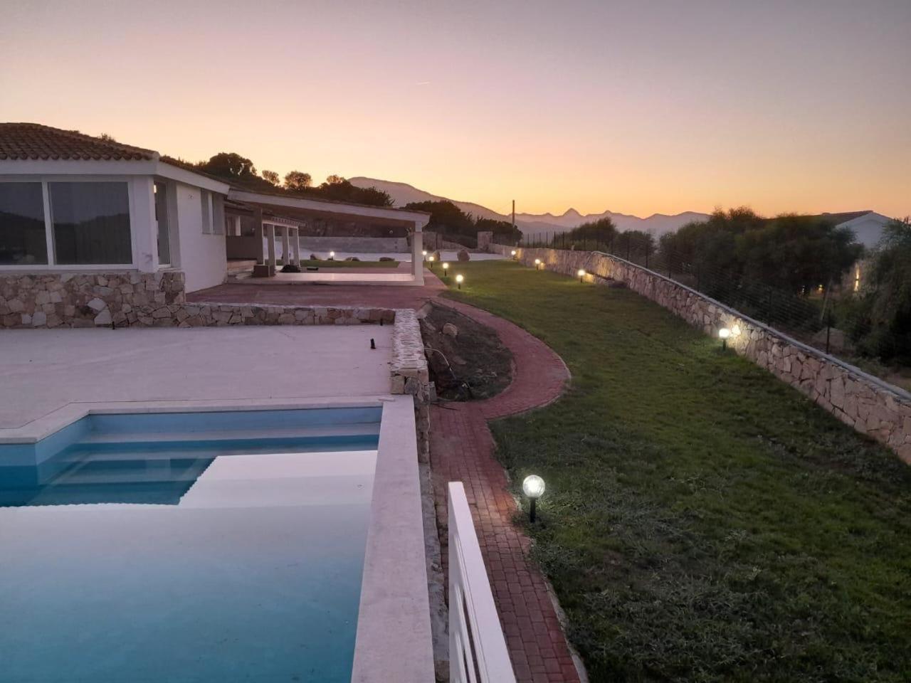 Villa Mbita Sardegna Brunella Exterior photo